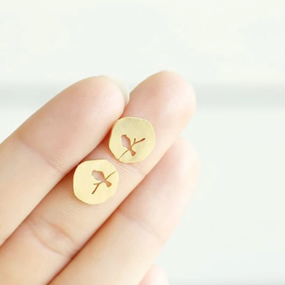“Tweet” Bird Plate Minimalist Simple Stud Earrings - Picture 4 of 4